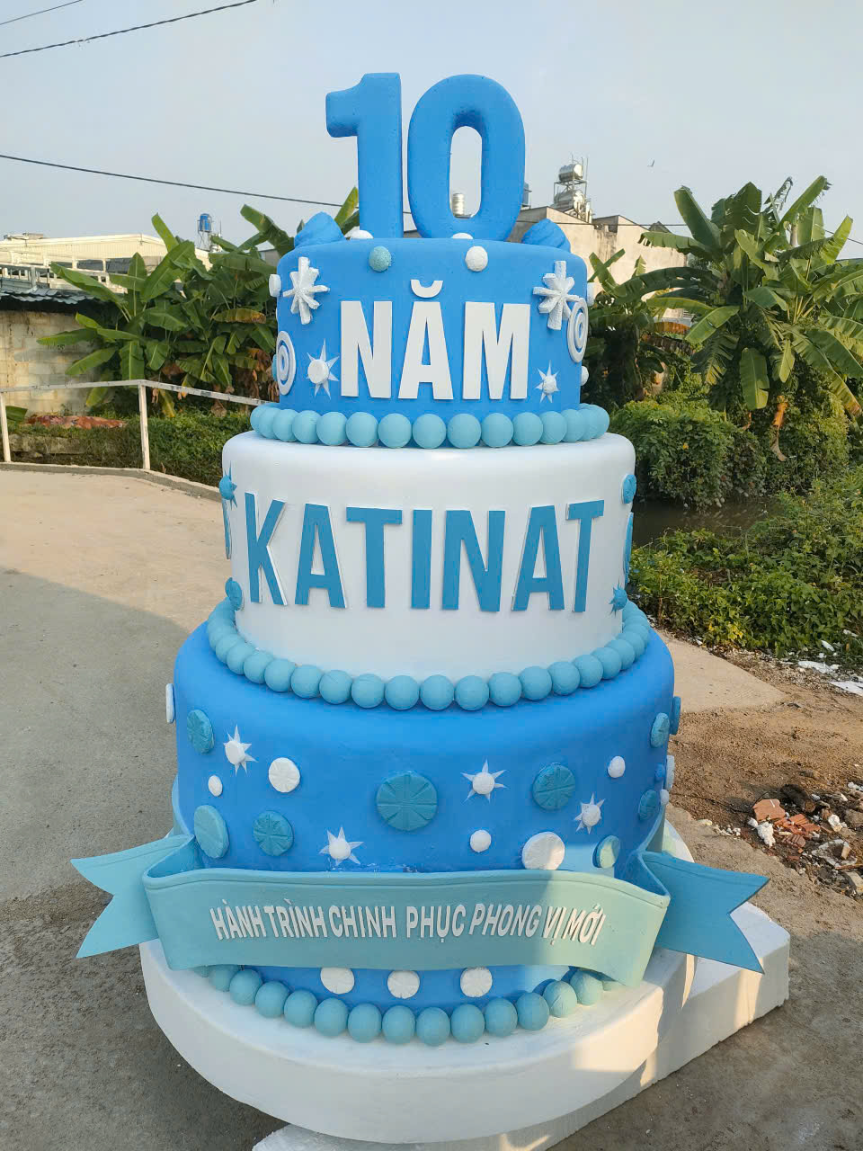 Mô hình bánh kỷ niệm